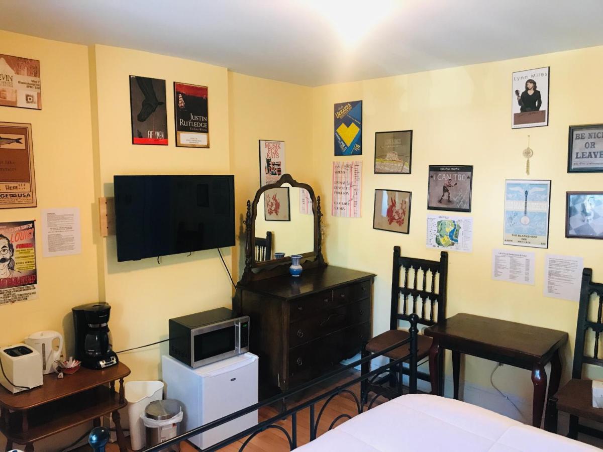 Auberge De Mon Petit Chum B&B Wakefield Extérieur photo