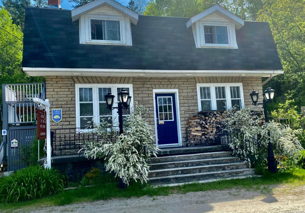Auberge De Mon Petit Chum B&B Wakefield Extérieur photo