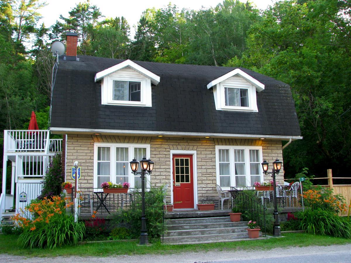 Auberge De Mon Petit Chum B&B Wakefield Extérieur photo