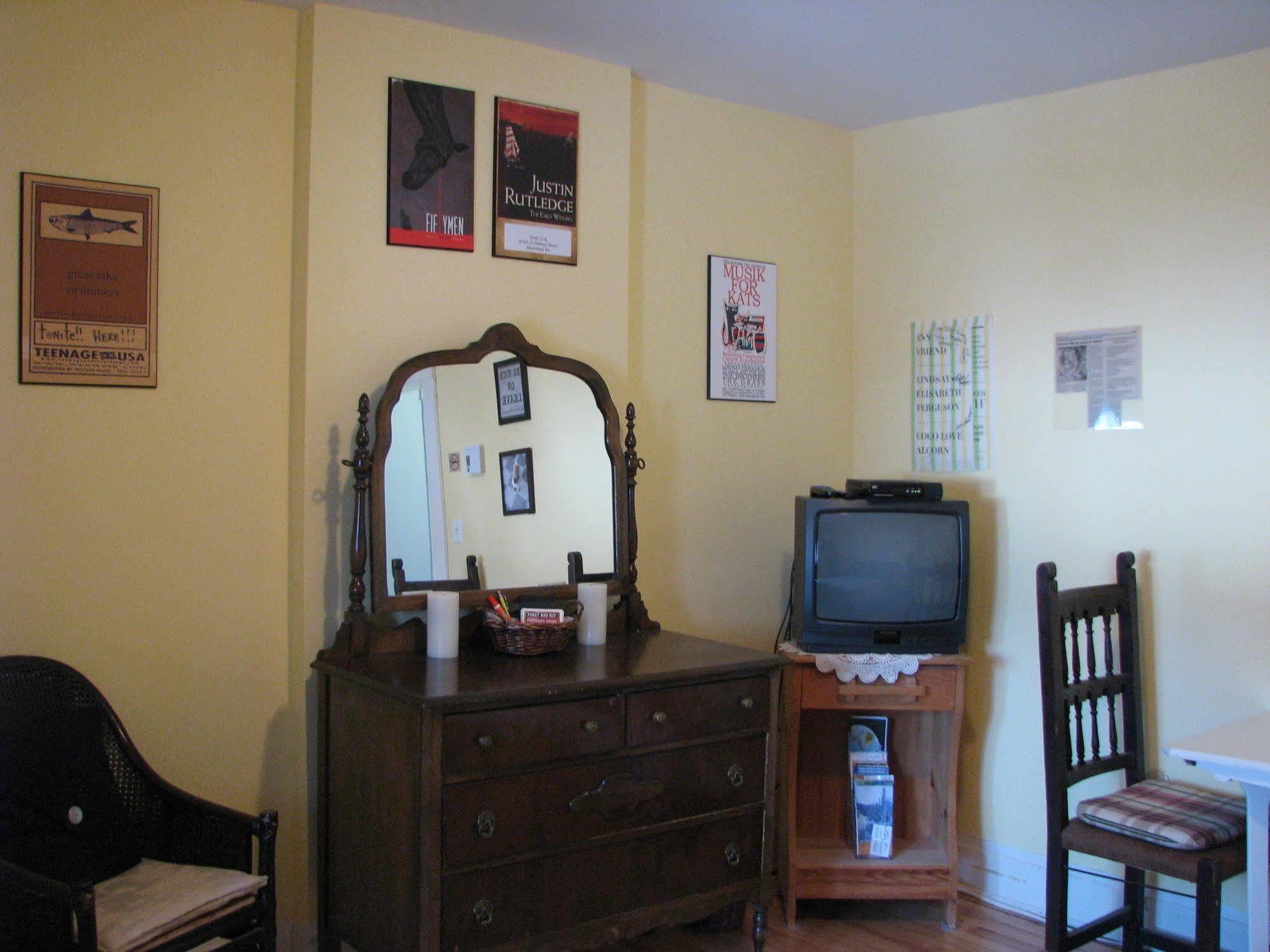 Auberge De Mon Petit Chum B&B Wakefield Extérieur photo
